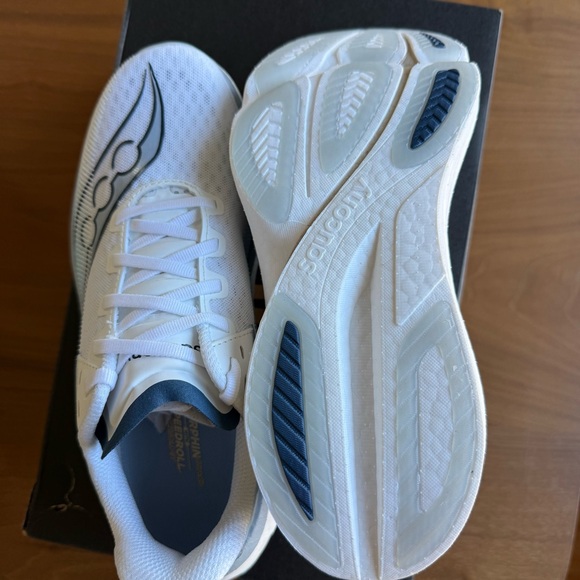 Saucony Endorphin Azura Running Shoes — NEW W’s 7.5 - Picture 3 of 6